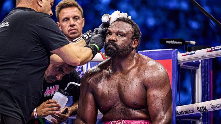 Chisora saves penultimate last dance for Wallin in Manchester