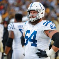 Colts bring back veteran G Mark Glowinski