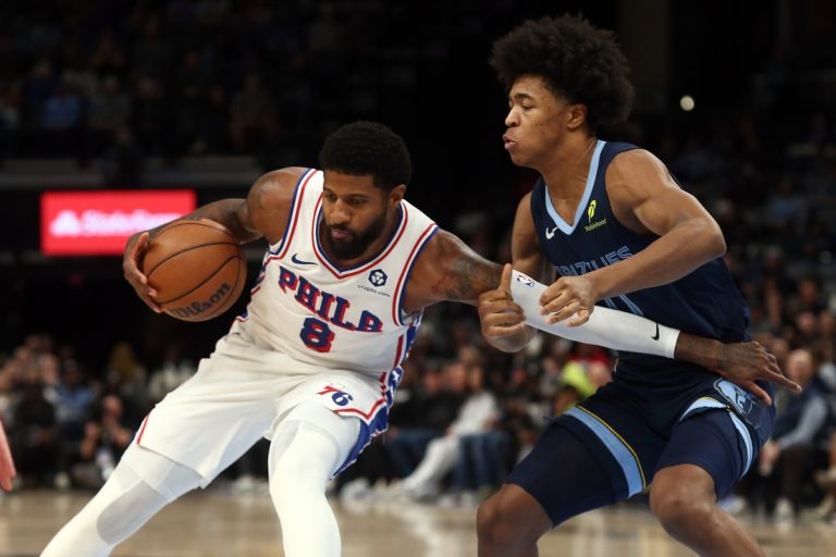 76ers’ Paul George exits with hyperextended left knee