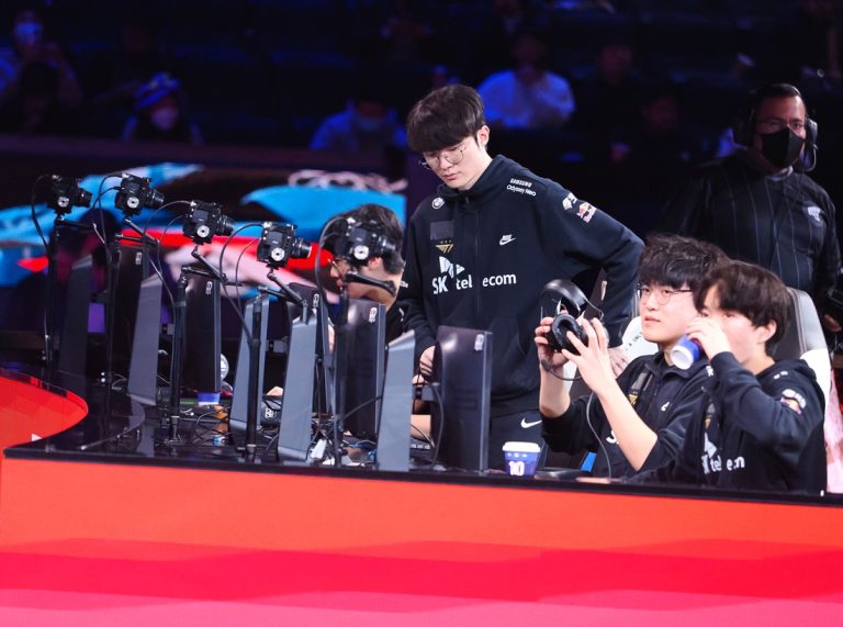 Faker, T1 honored at The Esports Awards