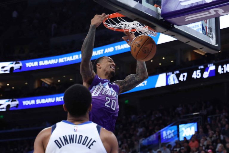 John Collins, Jazz stick Mavericks with fourth straight loss