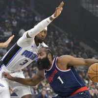 James Harden, Clippers stay hot at home, hold off Magic