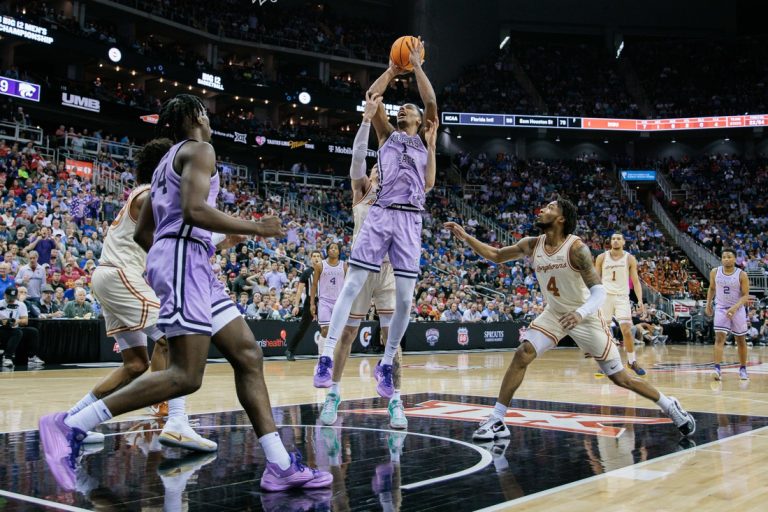 Kansas State outlasts George Washington in Paradise Jam