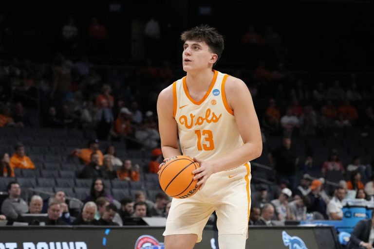 Tennessee F J.P. Estrella (foot) out for season