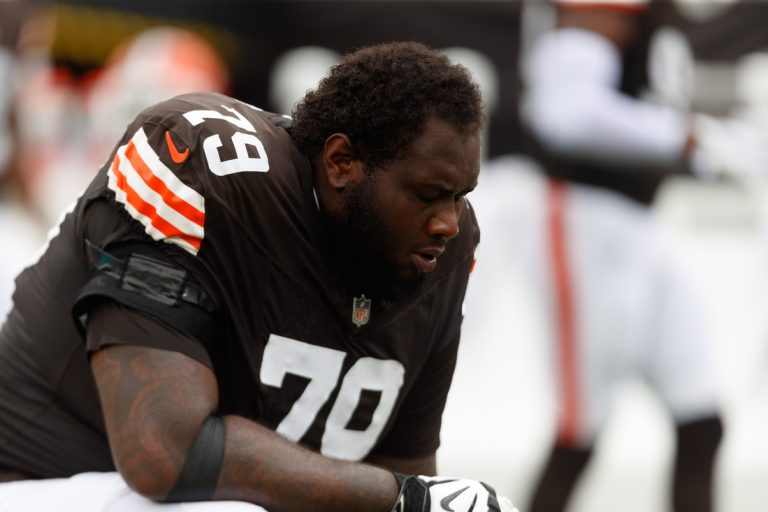 Browns place OT Dawand Jones on IR, sign Geron Christian