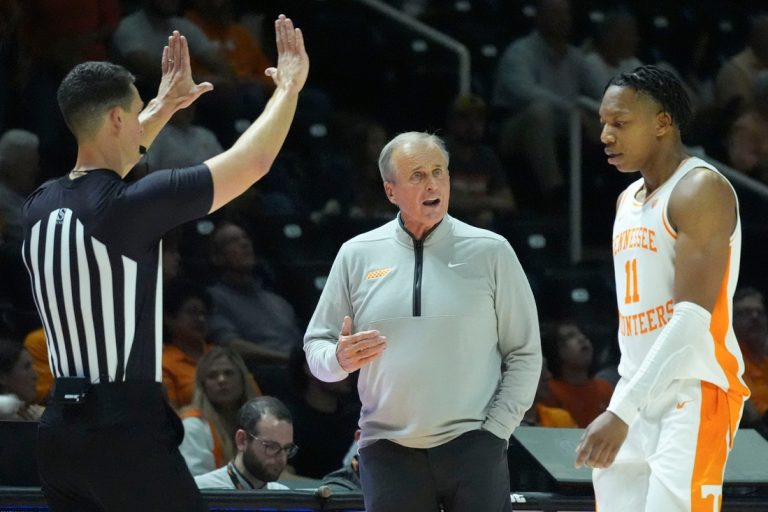 No. 11 Vols, Virginia hit Bahamas for pre-holiday chess match