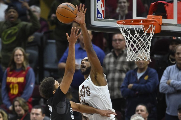 NBA roundup: Cavs stay perfect, stun Nets for 11-0 start