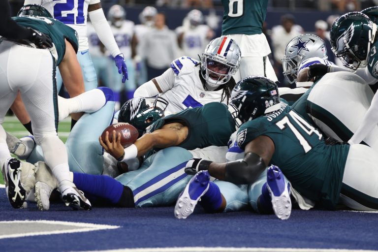 Eagles extend Cowboys’ home misery with 34-6 rout