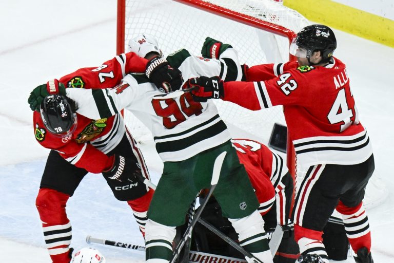 Blackhawks bring rare momentum into clash with Wild