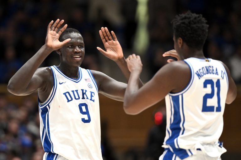 No. 6 Duke bounces back with 86-35 rout of Wofford