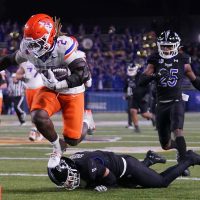 Playoff-focused No. 11 Boise State breaks for breakfast with Beavers