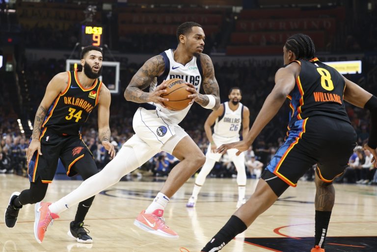 P.J. Washington shines, Mavericks stave off Thunder