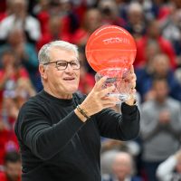 UConn’s Geno Auriemma becomes all-time winningest D-I coach