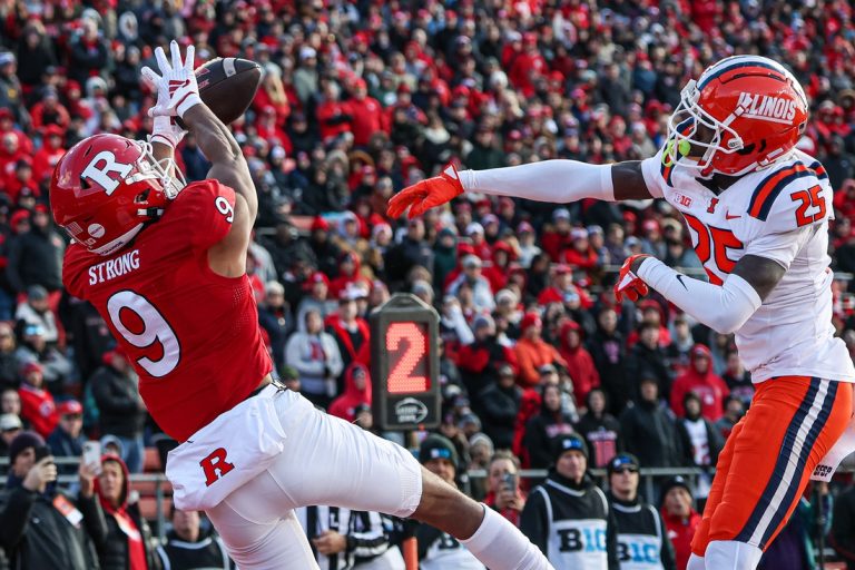 No. 25 Illinois’ TD with four seconds left upends Rutgers