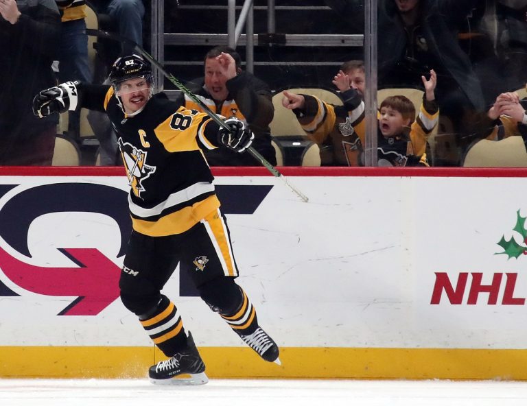 NHL roundup: Sidney Crosby gets goal No. 600 in loss to Utah HC