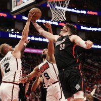 Blazers win second game of back-to-back with Rockets