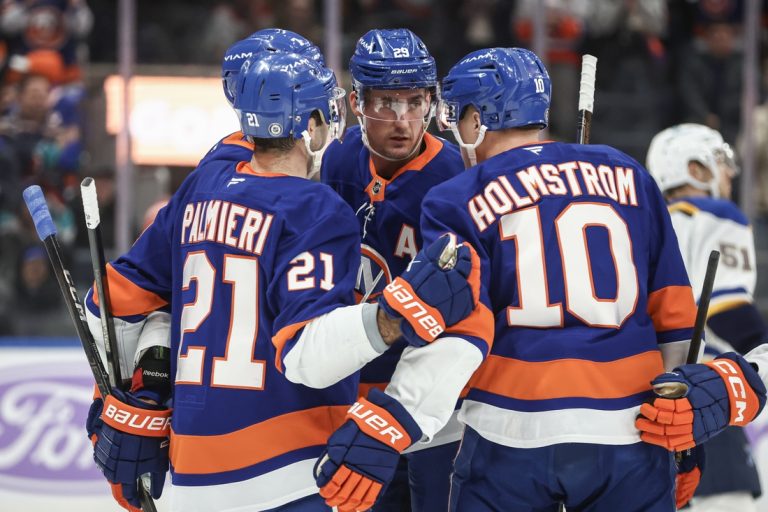 Islanders upbeat, Red Wings goal-hungry heading into clash