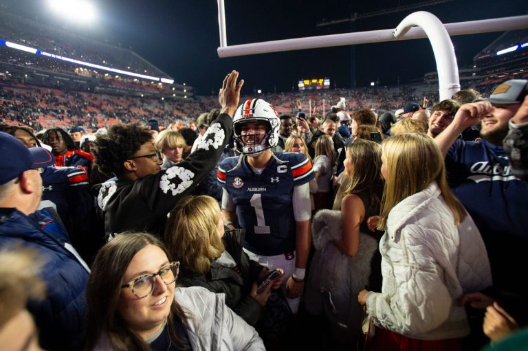 Top 25 roundup: Auburn needs 4 OTs to stun No. 15 Texas A&M