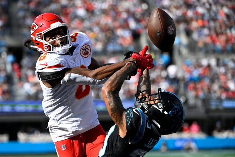 Chiefs hold off pesky Panthers, win on last-second FG