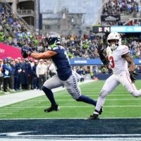 Seahawks use defense to defeat Cardinals