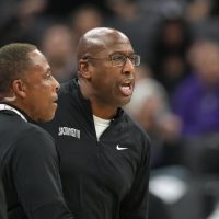 Kings coach Mike Brown fined $35K for pursuing official