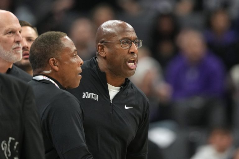 Kings coach Mike Brown fined $35K for pursuing official