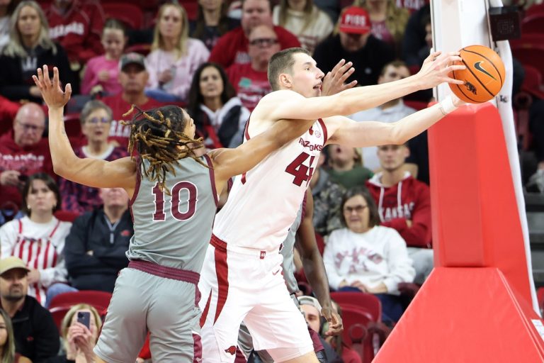 Karter Knox leads No. 19 Arkansas to rout of UMES