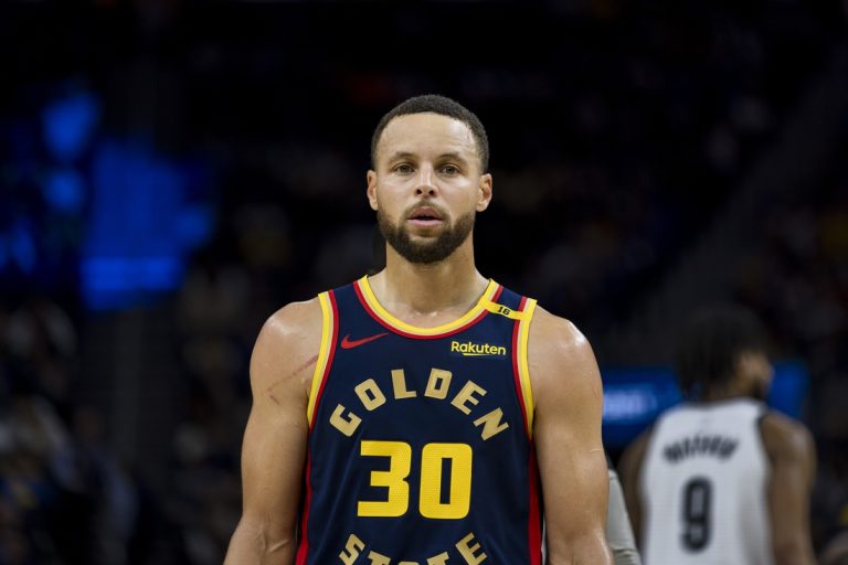 Warriors G Stephen Curry (both knees) missing Thunder clash