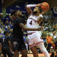 No. 4 Auburn coasts past Memphis to win Maui title