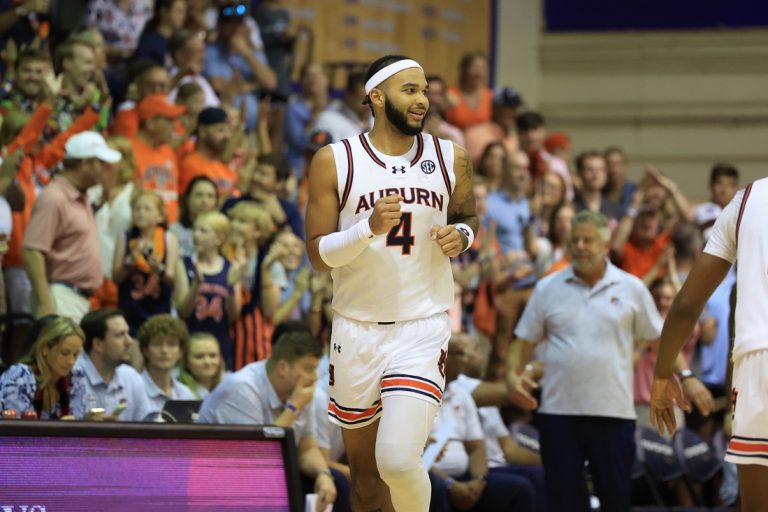 No. 2 Auburn arrives for prove-it game at No. 9 Duke