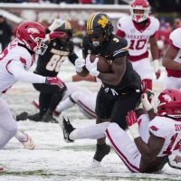 Brady Cook’s late TD run lifts No. 21 Missouri over Arkansas