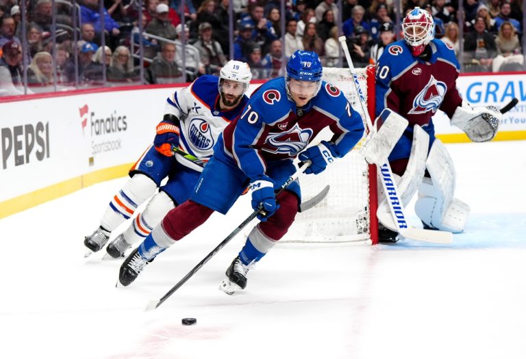 Oilers pull away in last 2 periods to top Avs