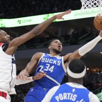 NBA roundup: Giannis Antetokounmpo’s triple-double lifts Bucks to 6th straight win