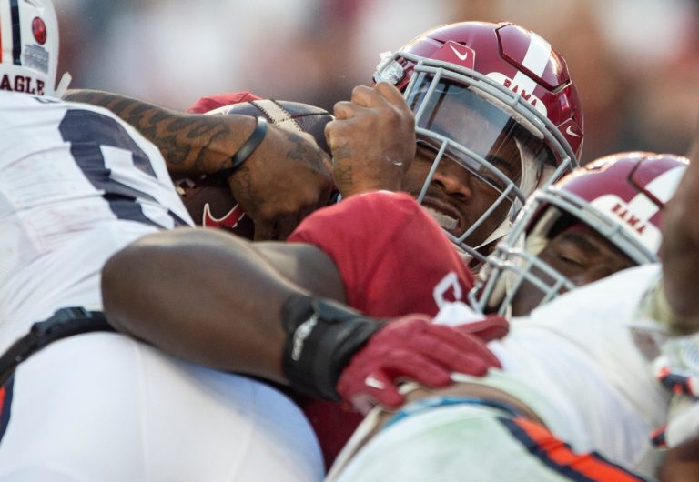 Bettors behind Alabama to make CFP field