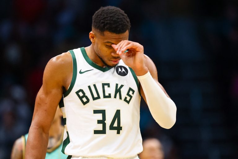 Refs admit mistake on Giannis foul that led to Bucks loss