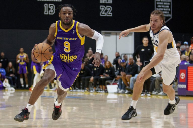 Bronny James scores 6 points in first G-League game