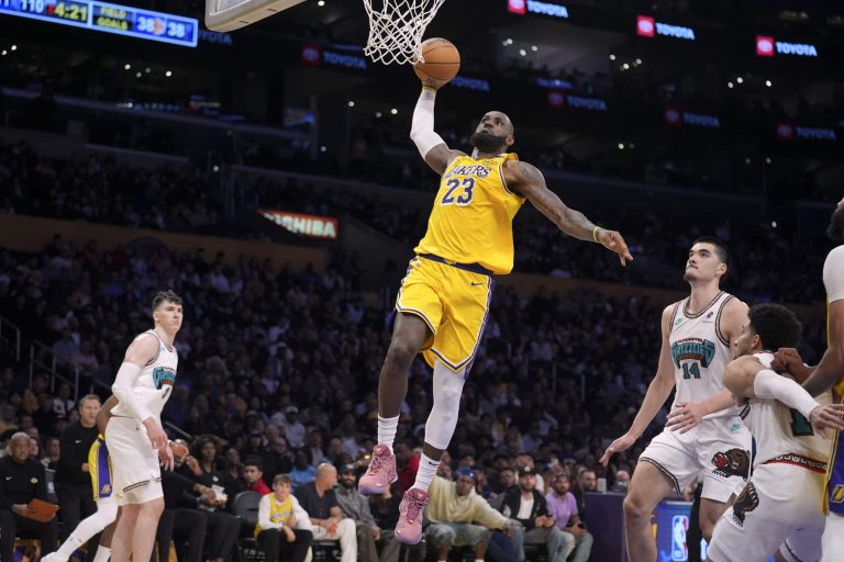 LeBron James’ triple-double leads Lakers past Grizzlies