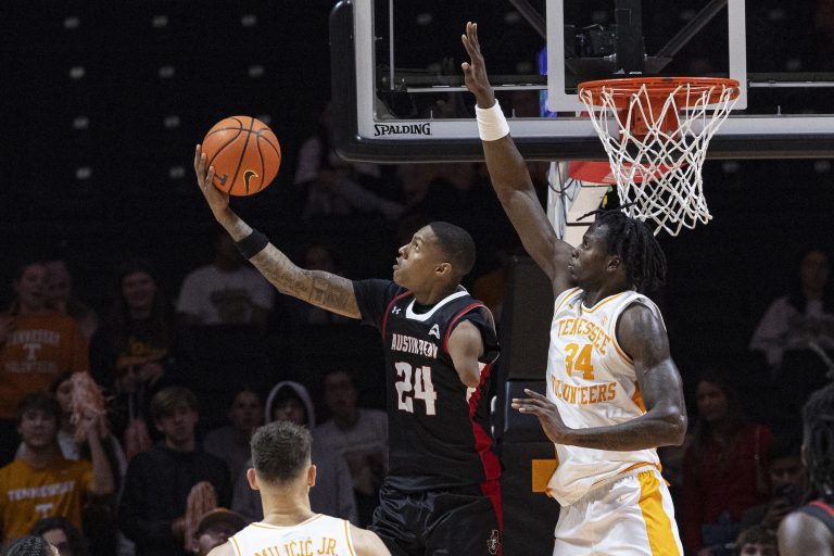 One-armed Hansel Enmanuel making impact for Austin Peay