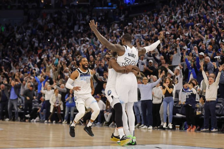 Julius Randle buzzer-beater caps his best game for Wolves