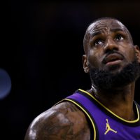 LeBron James says he’s taking social media break for now