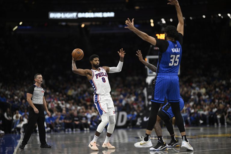 Paul George injured in 76ers’ loss to Grizzlies