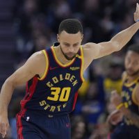 Warriors roll past Hawks for fifth straight win at home