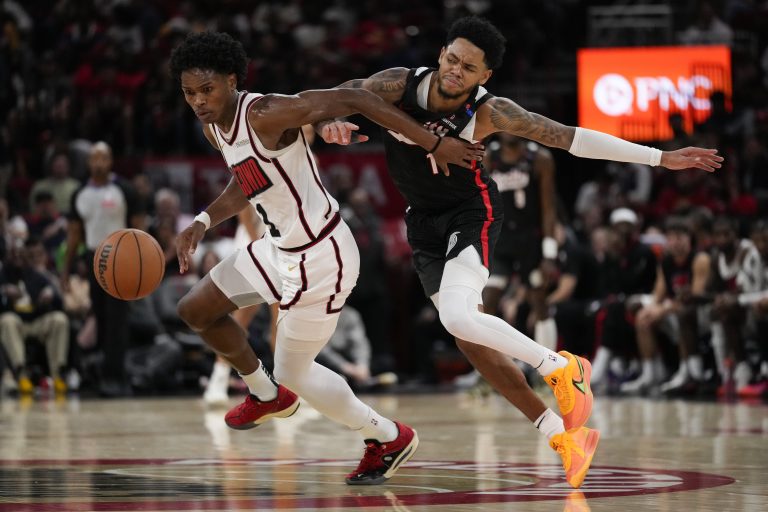 Trail Blazers win second game of back-to-back with Rockets