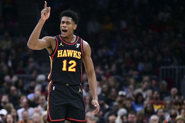 Hawks beat NBA-best Cavaliers again