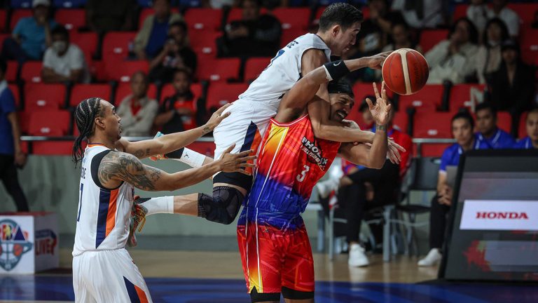 Aaron Black returns and sparks Meralco’s come-from-behind victory over Phoenix