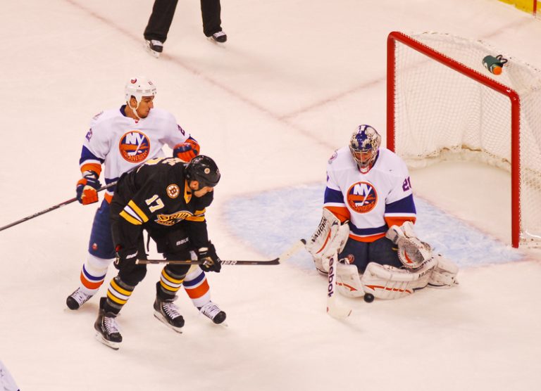 Oleksiak’s Late Goal Sinks Islanders, Extends Kraken’s Winning Streak to Four