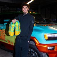 LaMelo Ball arrives in Scooby-Doo’s ‘The Mystery Machine’